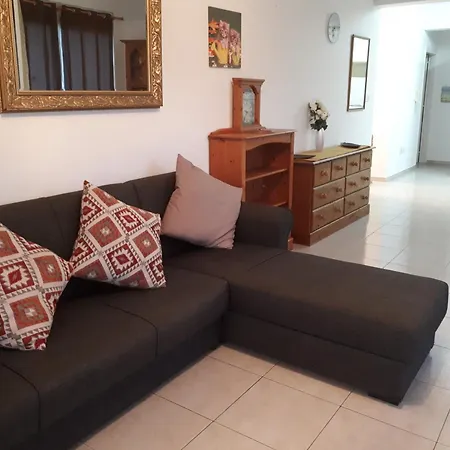 Blue Flamingo Holiday Apartament Pafos